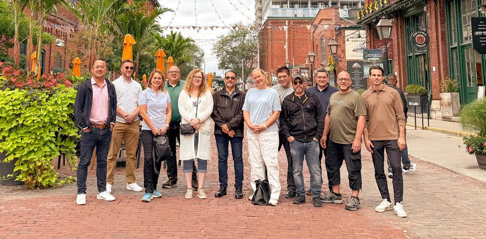 Toronto Teambuilding and Group Events Add the iconic Distillery District to your bus tour itinerary. Our expert staff at Go Tours Canada can help you book our local tour guides.